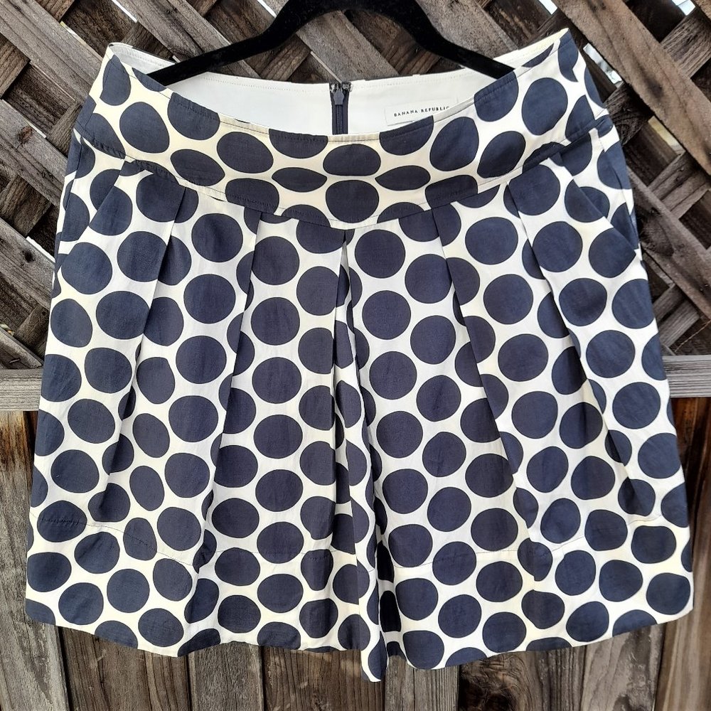 Summer skirt by Banana Republic. Size 4.